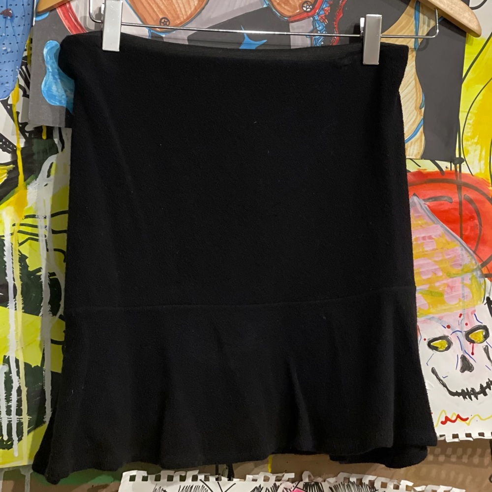 Short flounce skirt